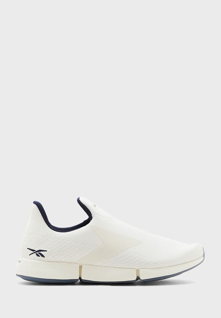 1- کفش زنانه ریباک مخصوص پیاده روی GZ6392