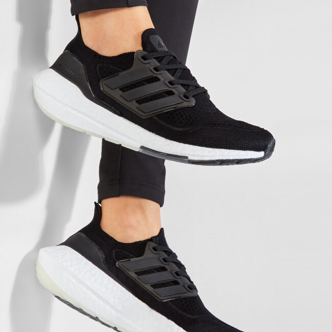  3 کفش آدیداس زنانه مخصوص دویدن FY0402 didas ULTRABOOST 21 